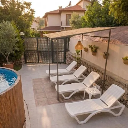 Βίλα With Private Pool And Unique Sea View In