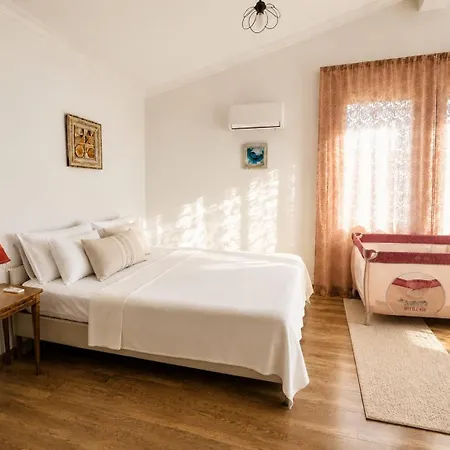 Βίλα With Private Pool And Unique Sea View In *