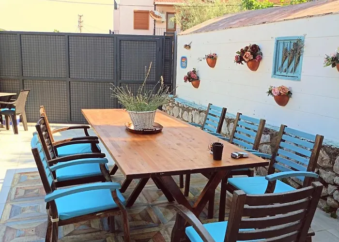 With Private Pool&unique Sea View In Villa